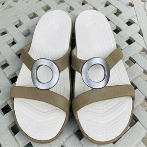 Ladies Crocs Sanrah sandals
